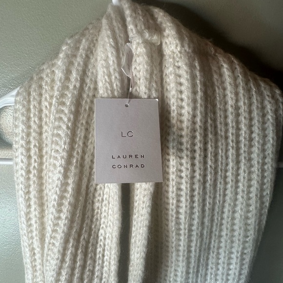 LC Lauren Conrad Cream Knit Scarf - Picture 2 of 3